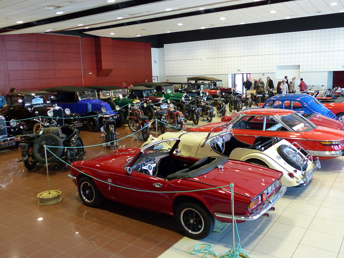 Salon de voitures anciennes
